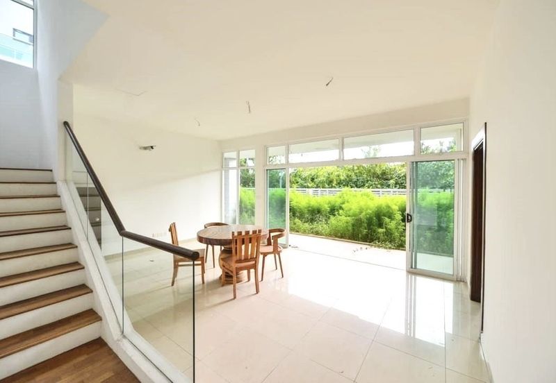 Horizon Hills 2.5 Storey Bungalow House For Sale