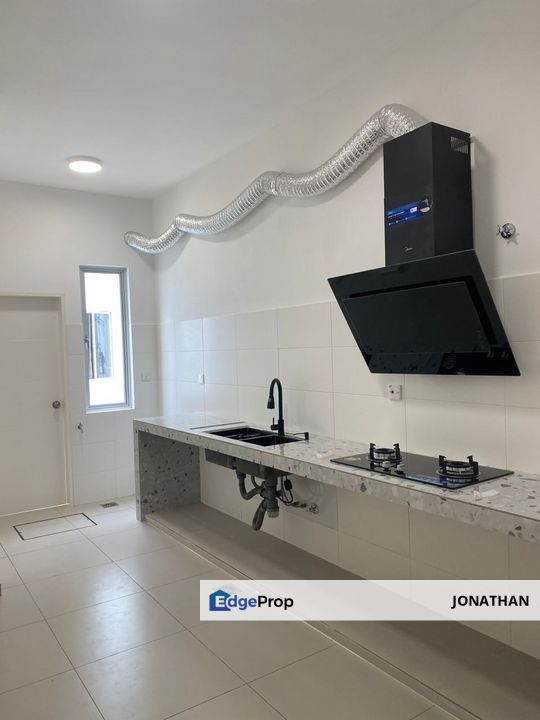 LAMAN SENDAYAN PARTIALY FURNISH DOUBLE STORY FOR RENT FACING NO HOUSE, Negeri Sembilan, Seremban