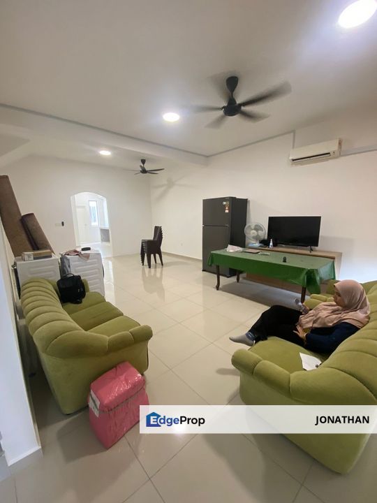 LAMAN SENDAYAN PARTIALY FURNISH DOUBLE STORY FOR RENT FACING NO HOUSE, Negeri Sembilan, Seremban