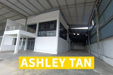 NEW REFURBISH Semi-D Factory Warehouse IKS Valdor Sg Bakap 2-adjoining