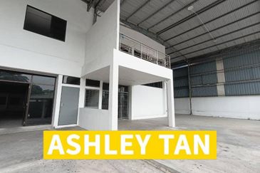 NEW REFURBISH Semi-D Factory Warehouse IKS Valdor Sg Bakap 2-adjoining