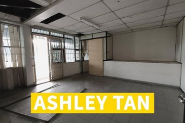 NEW REFURBISH Semi-D Factory Warehouse IKS Valdor Sg Bakap 2-adjoining