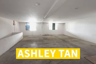 NEW REFURBISH Semi-D Factory Warehouse IKS Valdor Sg Bakap 2-adjoining