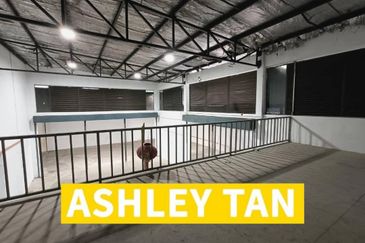 NEW REFURBISH Semi-D Factory Warehouse IKS Valdor Sg Bakap 2-adjoining