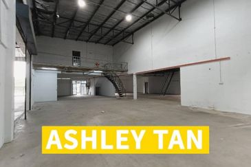 NEW REFURBISH Semi-D Factory Warehouse IKS Valdor Sg Bakap 2-adjoining