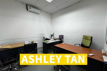 Strategic Location 1.5 Storey Terrace Factory Warehouse Valdor 7000sft