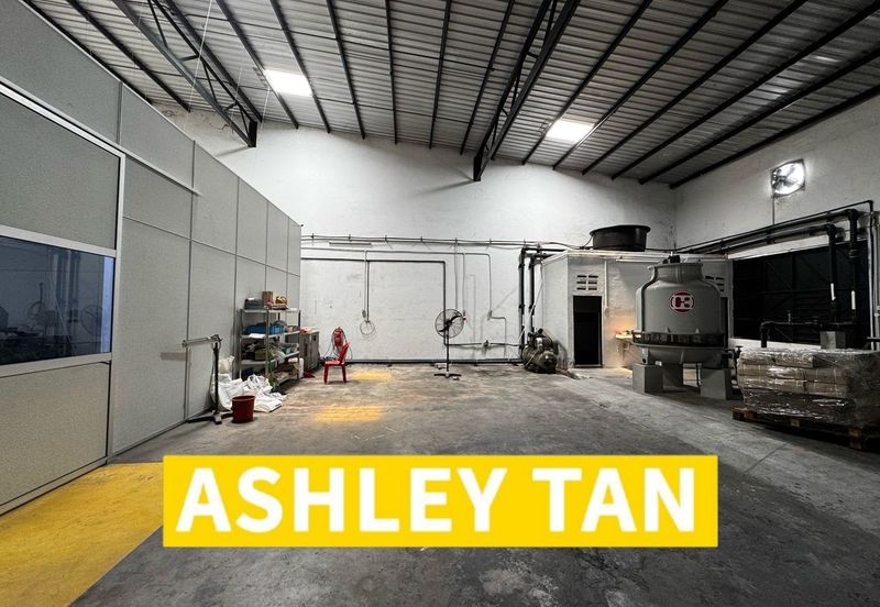 Strategic Location 1.5 Storey Terrace Factory Warehouse Valdor 7000sft