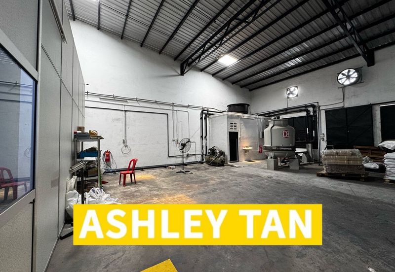 Strategic Location 1.5 Storey Terrace Factory Warehouse Valdor 7000sft