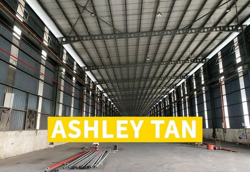 Long Shape Detached Factory Valdor 65,804sft With Overhead Crane 5 ton