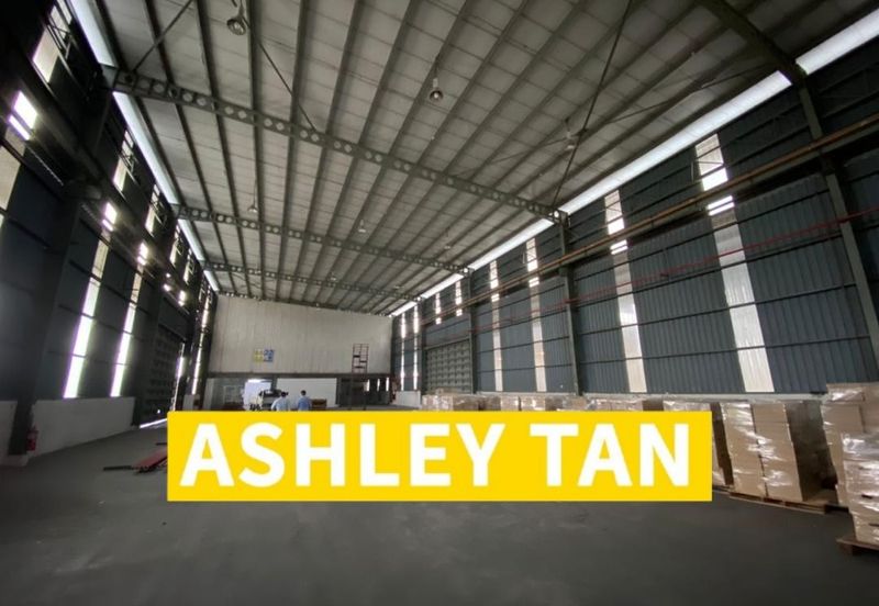 Long Shape Detached Factory Valdor 65,804sft With Overhead Crane 5 ton