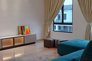 Good Reno Furnish Cohome Eco Horizon Cheap Price 2 Carpark Nice Owner