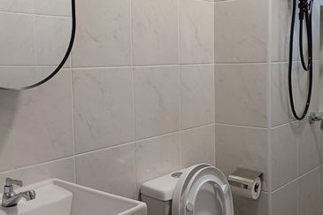 Good Reno Furnish Cohome Eco Horizon Cheap Price 2 Carpark Nice Owner