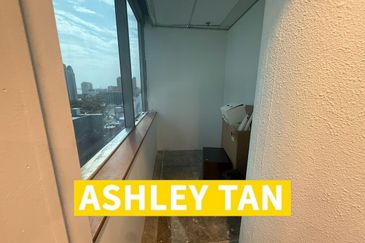 HIGH FLOOR Office Wisma Leader Georgetown 1891sft Partial Seaview