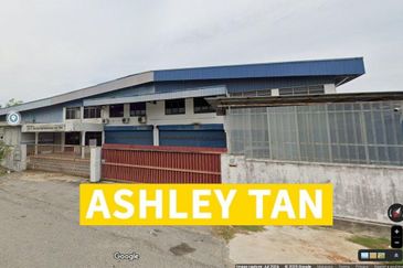 Side-by-side 2 Unit Semi-d Factory Light Industri Waja Kulim 25,014 sft