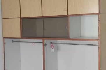 Freehold Blk 33 Taman Pekaka Sungai Dua Unfurnish Next to Lift Windy