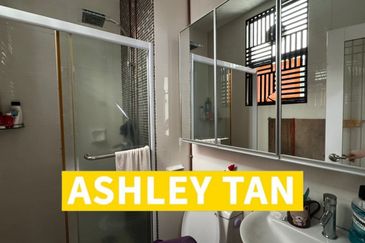 Freehold 3sty Terrace House Bayan Lepas Got Solar Heat support 2,838sf