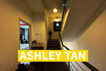 Freehold 3sty Terrace House Bayan Lepas Got Solar Heat support 2,838sf