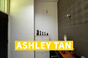 Freehold 3sty Terrace House Bayan Lepas Got Solar Heat support 2,838sf