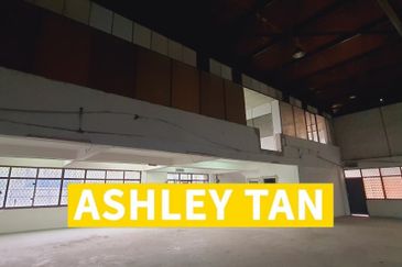 Strategic Place 1.5sty Semi-D Factory Perai 9536sf Original Condition