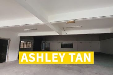 Strategic Place 1.5sty Semi-D Factory Perai 9536sf Original Condition