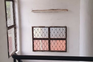 Strategic Place 1.5sty Semi-D Factory Perai 9536sf Original Condition