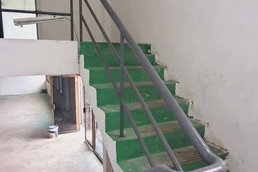 Strategic Place 1.5sty Semi-D Factory Perai 9536sf Original Condition