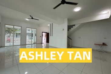 Taman Lagenda Emerald, Teluk Kumbar