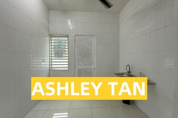 Taman Lagenda Emerald, Teluk Kumbar