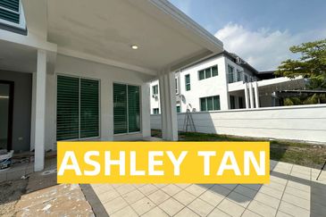 Taman Lagenda Emerald, Teluk Kumbar