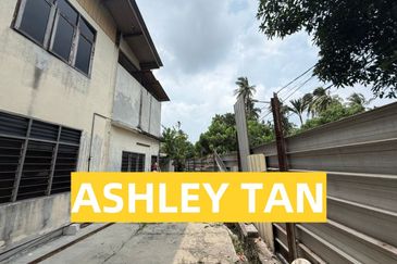 HIGH EXPOSURE Mainroad Warehouse + 2-Sty Office Jawi BIG ACCESS GATE!