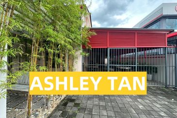 PRIME EXPOSURE! 2-Storey Bungalow Shop Georgetown NEAR Komtar Hospital