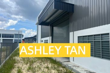 SPACIOUS Adjoining 2-Sty Semi-D Factory Kulim 300A Prime Industry Spot