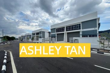 SPACIOUS Adjoining 2-Sty Semi-D Factory Kulim 300A Prime Industry Spot