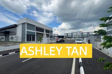 SPACIOUS Adjoining 2-Sty Semi-D Factory Kulim 300A Prime Industry Spot