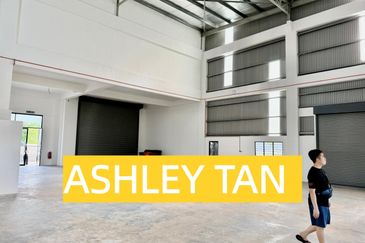 NEW & RARE! 1.5-Sty Detached Factory Bkt Minyak 14607sf HIGH CEILING!