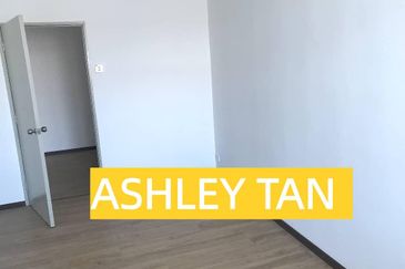 FREEHOLD GATED GEM! Spacious 2-Sty Terrace House Balik Pulau ORI UNIT!