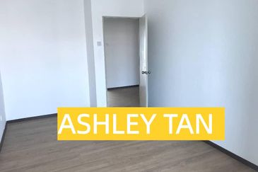 FREEHOLD GATED GEM! Spacious 2-Sty Terrace House Balik Pulau ORI UNIT!