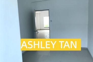 FREEHOLD GATED GEM! Spacious 2-Sty Terrace House Balik Pulau ORI UNIT!