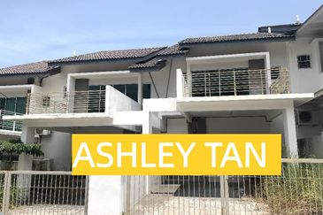 FREEHOLD GATED GEM! Spacious 2-Sty Terrace House Balik Pulau ORI UNIT!