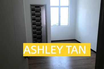 FREEHOLD GATED GEM! Spacious 2-Sty Terrace House Balik Pulau ORI UNIT!