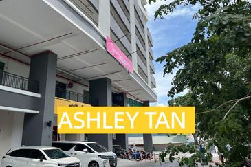 HIGH EXPOSURE Ground Floor Shoplot Sg Nibong Ideal F&B/Office STRATEGY!