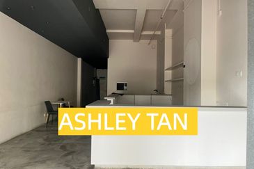 HIGH EXPOSURE Ground Floor Shoplot Sg Nibong Ideal F&B/Office STRATEGY!