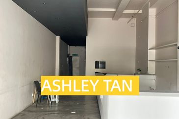 HIGH EXPOSURE Ground Floor Shoplot Sg Nibong Ideal F&B/Office STRATEGY!