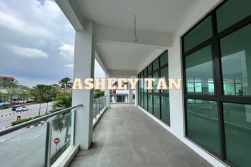 LIFT INCLUSIVE 5,866sqft Shop Office Retail Space MAHKOTA PROMENADE Alma Mahkota Impian nearby Aeon Mall