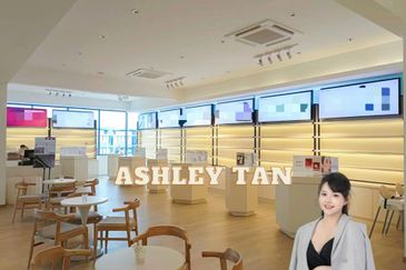 2-ADJOINING Reno Furnish Provided Shop Office Iconic Point with Lift