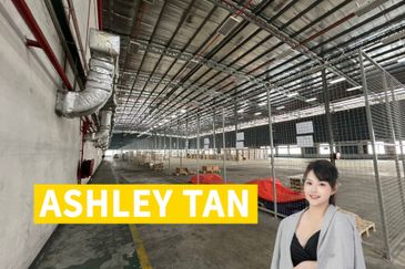 Heavy Industrial 310611sqft Detached Factory Warehouse 11acres 2000amp