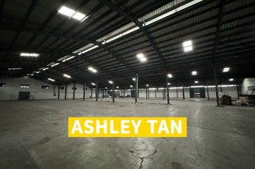 Detached Factory Warehouse Prai Industrial Estate 1000Amps 40Feet