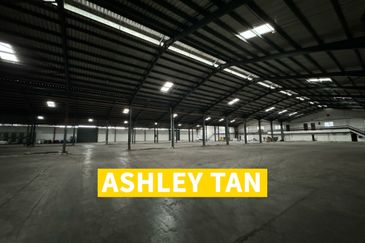 Detached Factory Warehouse Prai Industrial Estate 1000Amps 40Feet