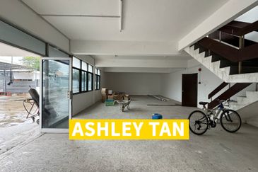 Detached Factory Warehouse Prai Industrial Estate 1000Amps 40Feet