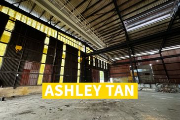 RARE Heavy Industrial Factory Warehouse 45000sf Perai Prai 2acres Land